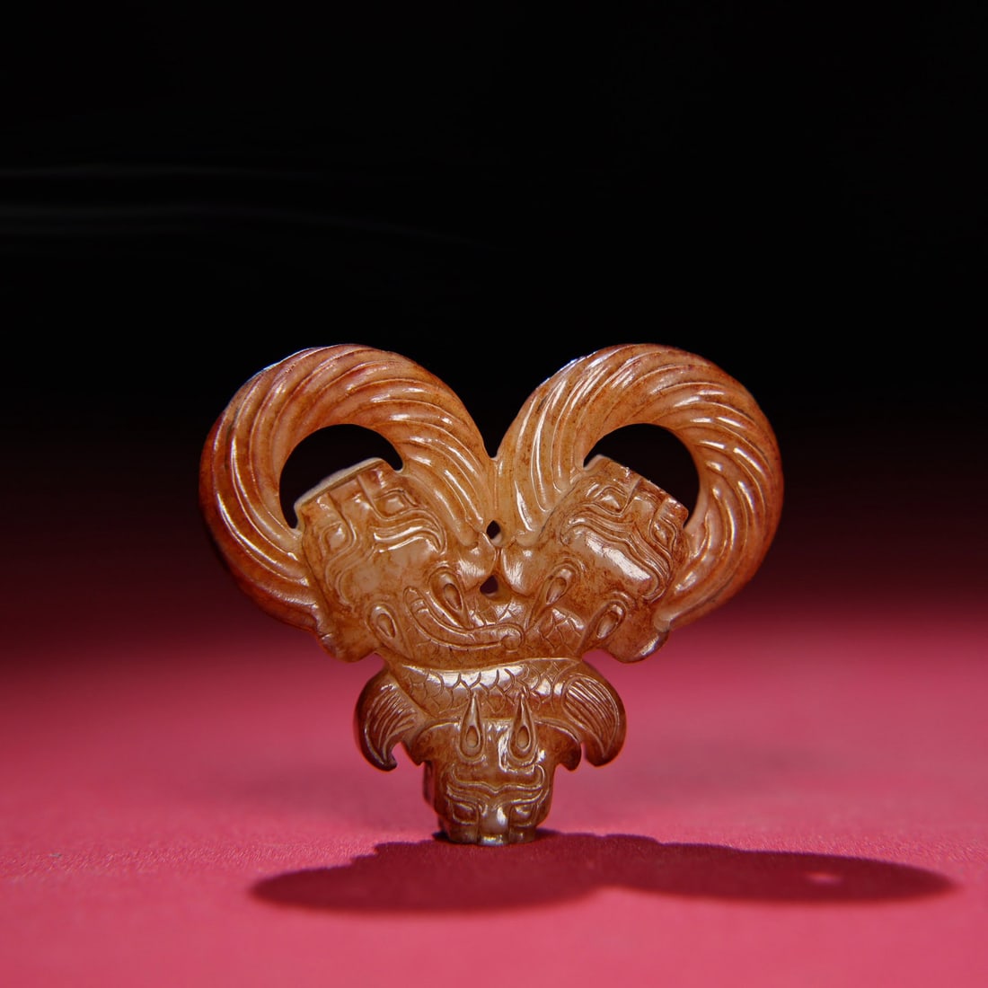 Old Chinese Hetian Jade Dragon Pendant: Title: Old Chinese Hetian Jade Dragon Pendant Date/Period: After1920 Origin: Chinese Dimension: 55x47x10(mm) 2.17x1.85x0.39(inches) Weight 0.06 lbs/28g Materials: Hetian Jade Reserve: $556.00 Shippi