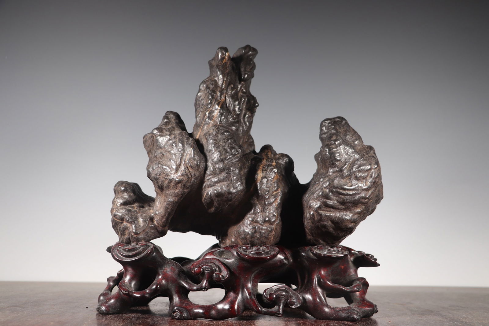 Vintage Taihu Stone Mountain Shape Statue: Title: Vintage Taihu Stone Mountain Shape Statue Date/Period: After1900 Origin: Chinese Dimension: 280 x 250 x 118 (mm)11.02 x 9.84 x 4.64 (inches) Weight: 11.68 lbs/ 5300 g Materials: Taihu Stone Res