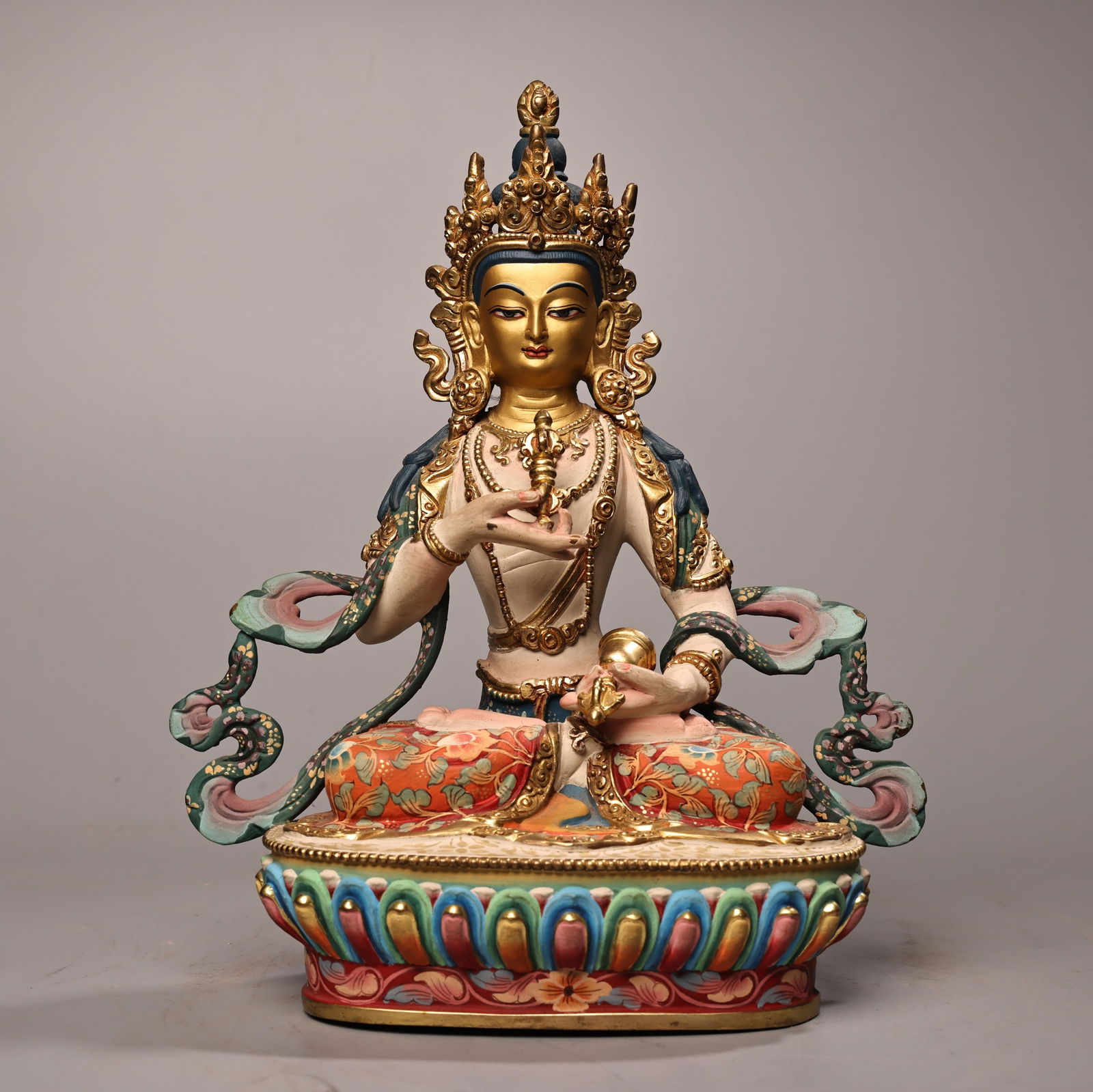 Superb Old Tibetan Gilt Gold Copper Bodhisattva Statue: Title: Superb Old Tibetan Gilt Gold Copper Bodhisattva Statue Date/Period: After1880 Origin: Chinese Dimension: 220x170(mm) 8.66x6.69(inches) Weight 3.20 lbs/1450g Materials: Gilt Gold Copper Reserve: