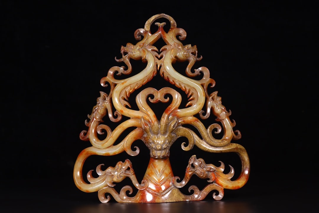 Superb Vintage Chinese Hetian Jade Carved Fortune Dragon Statue: Title: Superb Vintage Chinese Hetian Jade Carved Fortune Dragon Statue Date/Period: After1850 Origin: Chinese Dimension: 230 x 220 x 35 (mm)9.05 x 8.66 x 1.38 (inches) Weight: 1.71 lbs/ 777 g Material