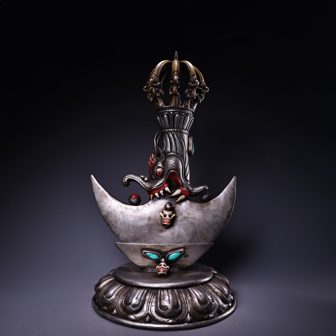 Tibetan Buddhism Colored Drawing Gilt Gold Copper Fortune Dragon Axe Statue: Title: Tibetan Buddhism Colored Drawing Gilt Gold Copper Fortune Dragon Axe Statue Date/Period: After1910 Origin: Chinese Dimension: 430 x 150 (mm) 16.93 x 5.90 (inches) Weight?14.37 lbs/ 6520 g Mater