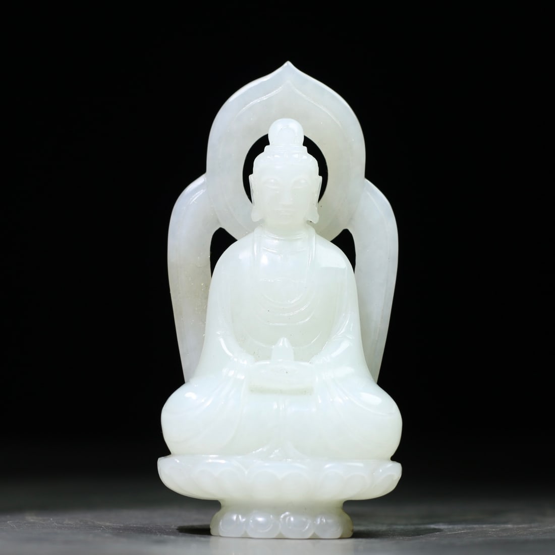 Exquisite Chinese White Hetian Jade Carved Kwan-yin Statue: Title: Exquisite Chinese White Hetian Jade Carved Kwan-yin Statue Date/Period: After1900 Origin: Chinese Dimension: 86 x 42 x 24 (mm)3.38 x 1.65 x 0.94 (inches) Weight:0.22 lbs/ 98.7 g Materials: Heti