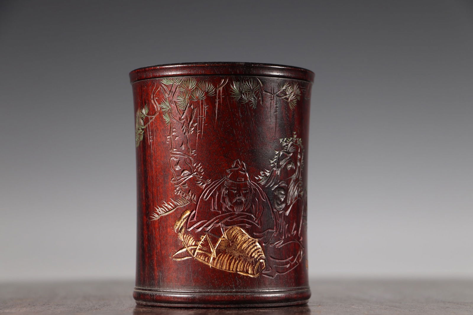 Chinese Zitan Wood Carved Pine Tree & Figure Design Brush Pot: Title: Chinese Zitan Wood Carved Pine Tree & Figure Design Brush Pot Date/Period: After1880 Origin: Chinese Dimension: 120 x 90 (mm) 4.72 x 3.54 (inches) Weight: 0.66 lbs/ 300 g Materials: Zitan Wood