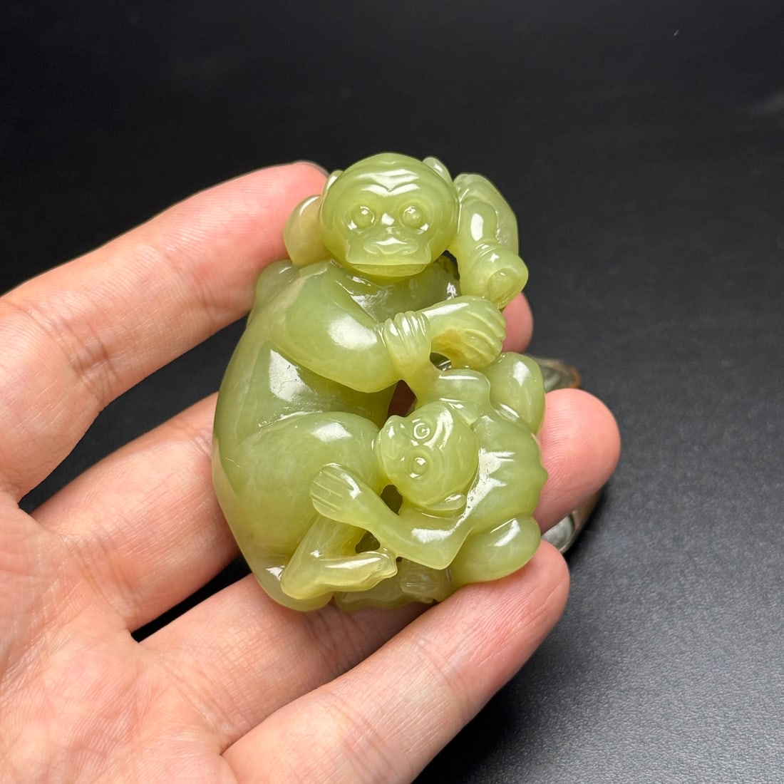 Chinese Hetian Jade Carved Monkey Pendant: Title: Chinese Hetian Jade Carved Monkey Pendant Date/Period: After2000 Origin: Chinese Dimension: 60 x 44 x 25 (mm)2.36 x 1.73 x 0.98 (inches) Weight:0.16 lbs/ 72 g Materials: Hetian Jade Reserve: $6