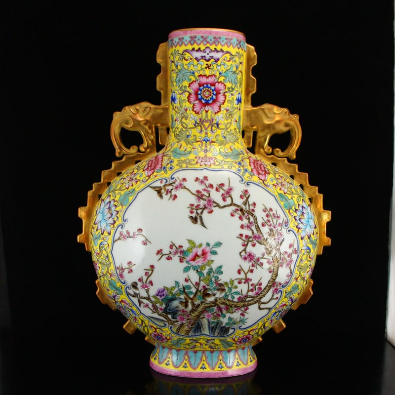 Chinese Gilt Gold Yellow Ground Famille Rose Porcelain Phoenix Vase: Title: Chinese Gilt Gold Yellow Ground Famille Rose Porcelain Phoenix Vase Date/Period: After1860 Origin: Chinese Dimension: 340 x 140 x 435(mm) 13.39 x 5.51 x 17.13(inches) Weight 11.33 lbs/5137 g Ma