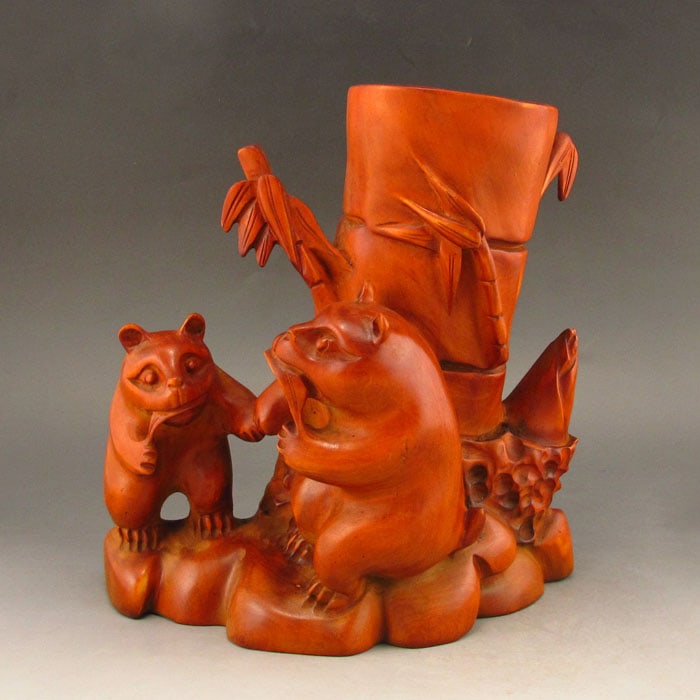 Chinese Boxwood Wood Pandas Brush Pot: Title: Chinese Boxwood Wood Pandas Brush Pot Date/Period: After1900 Origin: Chinese Dimension: 175 x 180 x 80(mm) 6.89 x 7.09 x 3.15(inches) Weight: 1.53 lbs/696 g Materials: Boxwood Wood Reserve: $29