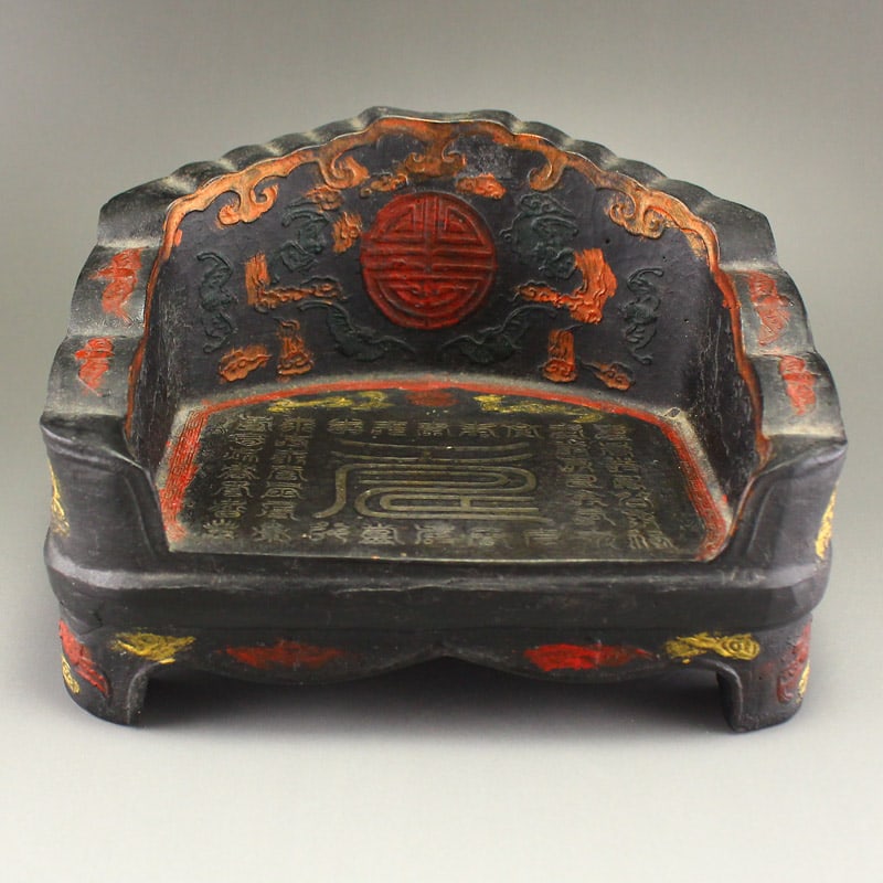 Vintage Chinese Gilt Gold Lacquerware Ink Rest: Title: Vintage Chinese Gilt Gold Lacquerware Ink Rest Date/Period: After1900 Origin: Chinese Dimension: 160 x 115 x 85(mm)6.30 x 4.53 x 3.35(inches)Weight:2.43 lbs/1102 g Materials: Gilt Gold Lacquerw