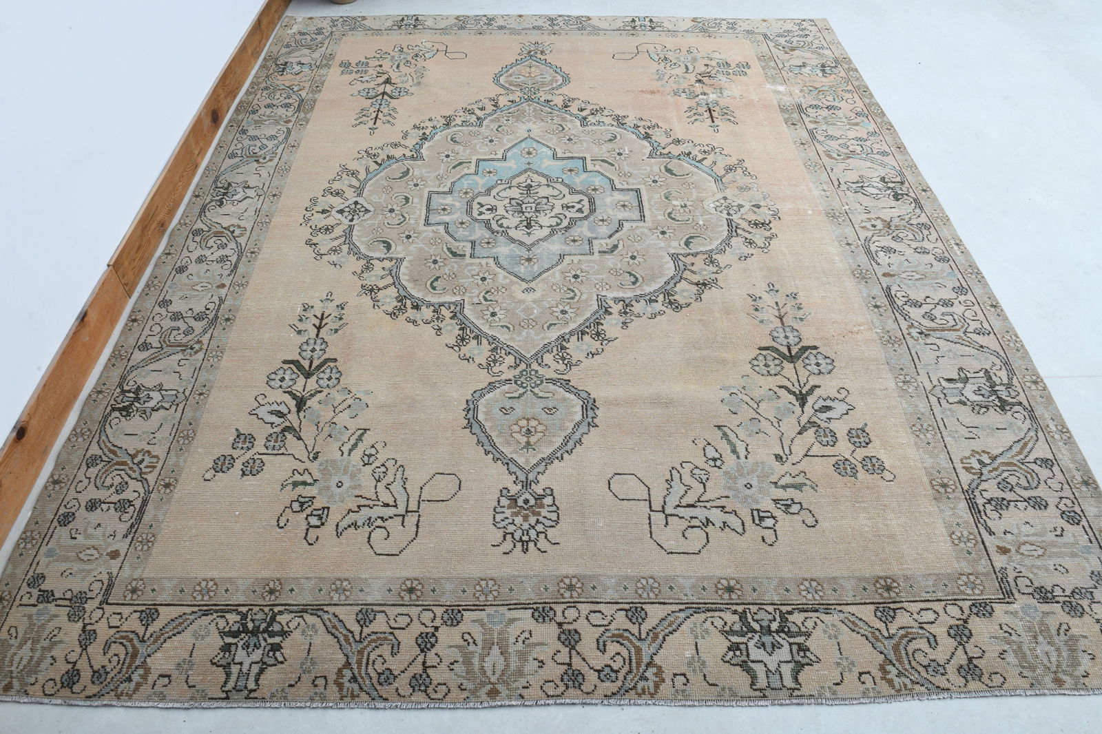 9'4x12'5 ft, OVERSIZED RUG: Title: 9'4x12'5 ft, OVERSIZED RUG Description: This Turkish one-of-a-kind Anatolian Vintage Rug is hand-knotted and handwoven by the most skilled artisans who use pure wool, in muted, natural tones, a