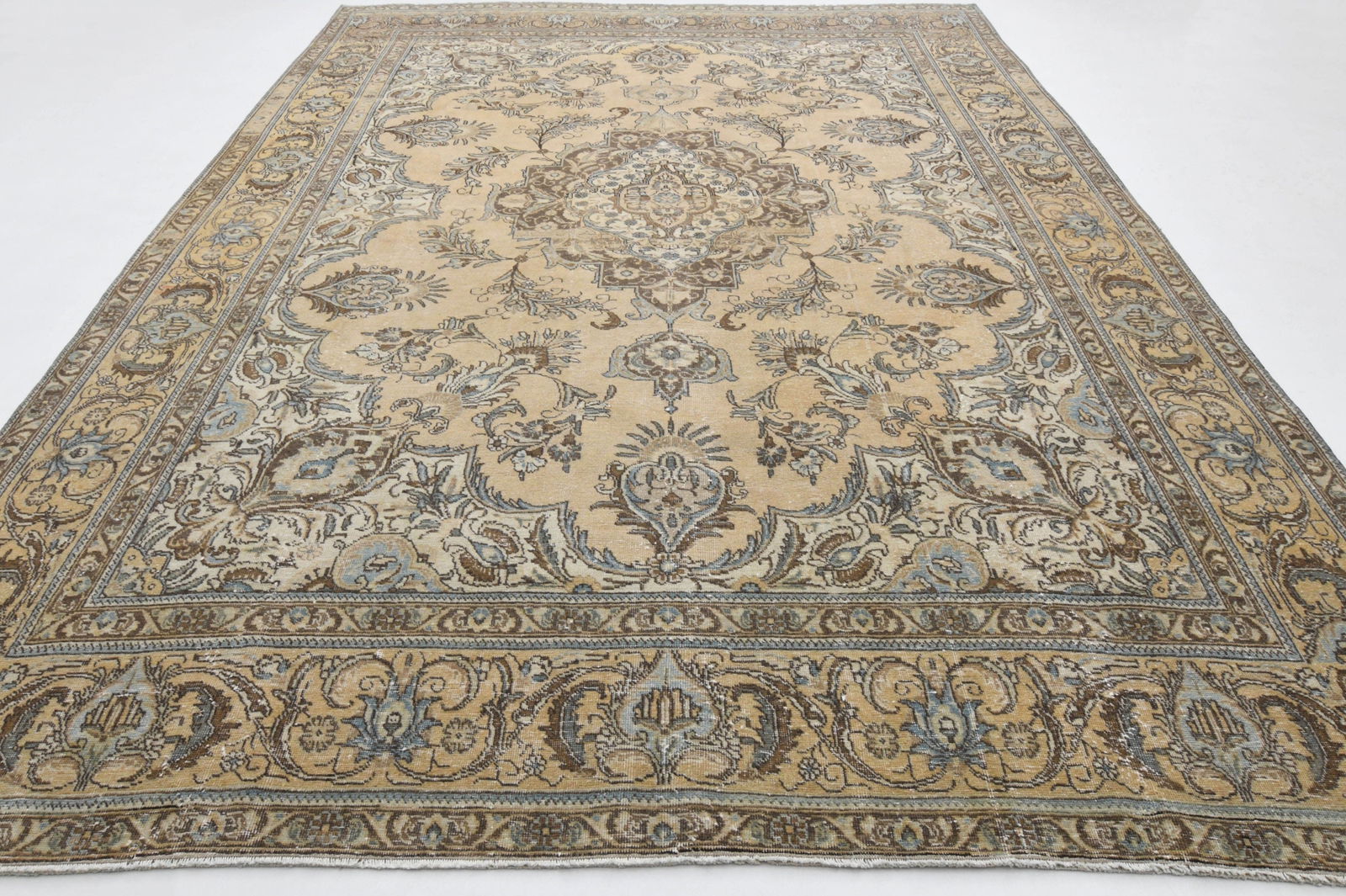 9.4x12.7 ft, OVERSIZED PERSIAN RUG: Title: 9.4x12.7 ft, OVERSIZED PERSIAN RUG Description: This Turkish one-of-a-kind Anatolian Vintage Rug is hand-knotted and handwoven by the most skilled artisans who use pure wool, in muted, natural