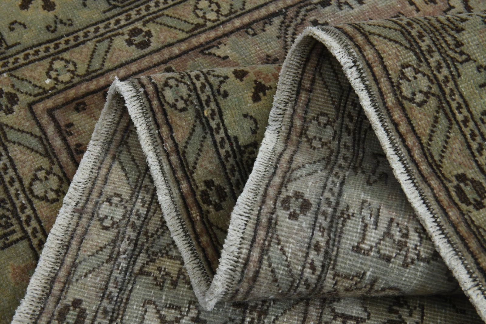 6'4x10'3 ft, OVERSIZED PERSIAN RUG: Title: 6'4x10'3 ft, OVERSIZED PERSIAN RUG Description: This Turkish one-of-a-kind Anatolian Vintage Rug is hand-knotted and handwoven by the most skilled artisans who use pure wool, in muted, natural