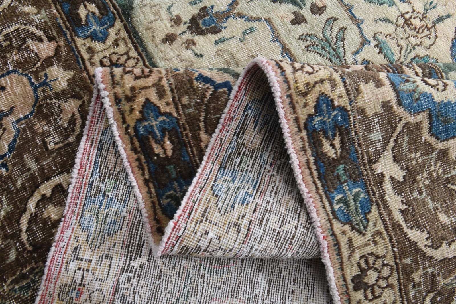 12'6x21'4 ft, ANTIQUE PERSIAN RUG: Title: 12'6x21'4 ft, ANTIQUE PERSIAN RUG Description: This Turkish one-of-a-kind Anatolian Vintage Rug is hand-knotted and handwoven by the most skilled artisans who use pure wool, in muted, natural t