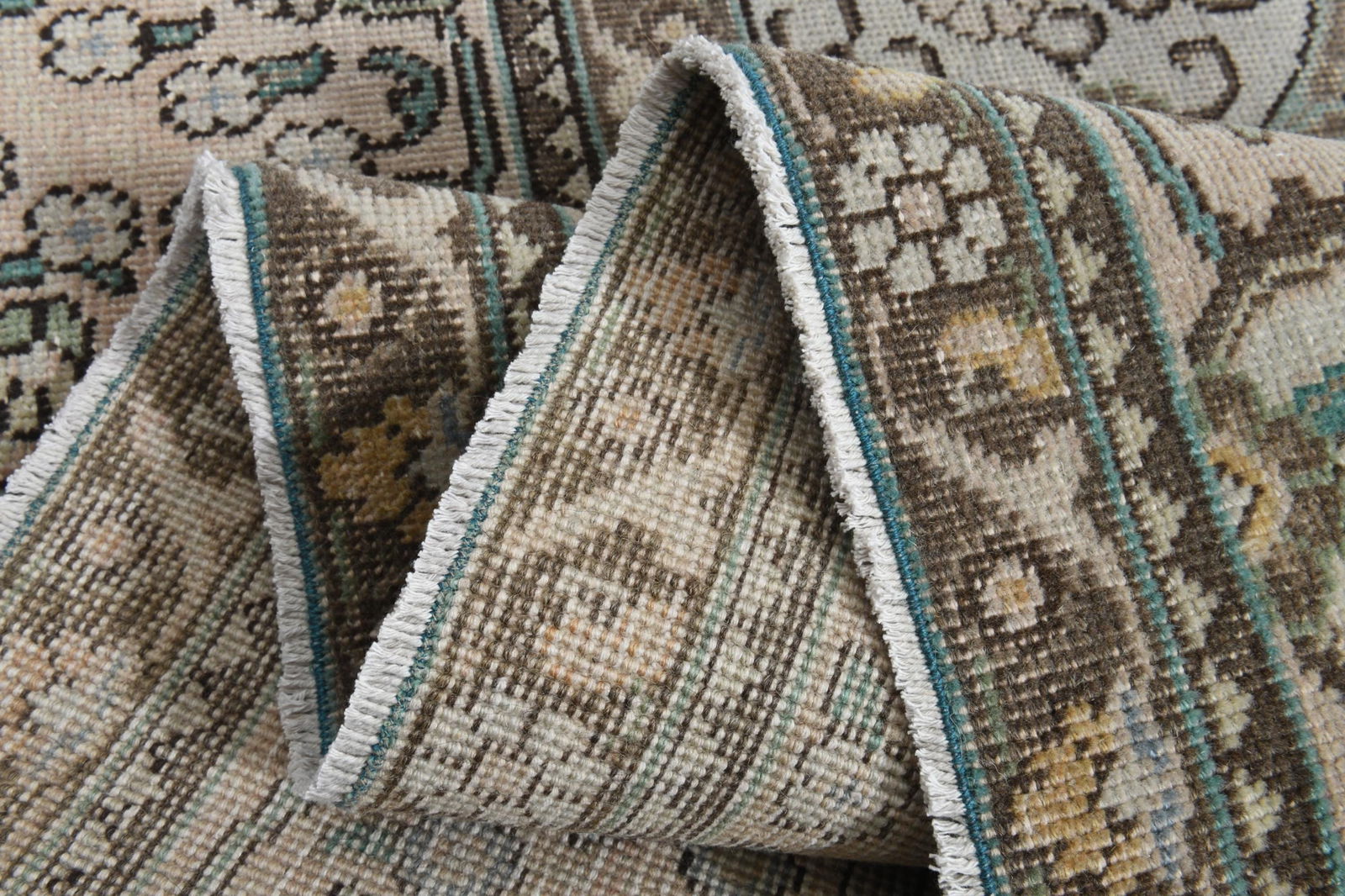 9'4x12'5 ft, BROWN OVERSIZED RUG: Title: 9'4x12'5 ft, BROWN OVERSIZED RUG Description: This Turkish one-of-a-kind Anatolian Vintage Rug is hand-knotted and handwoven by the most skilled artisans who use pure wool, in muted, natural to