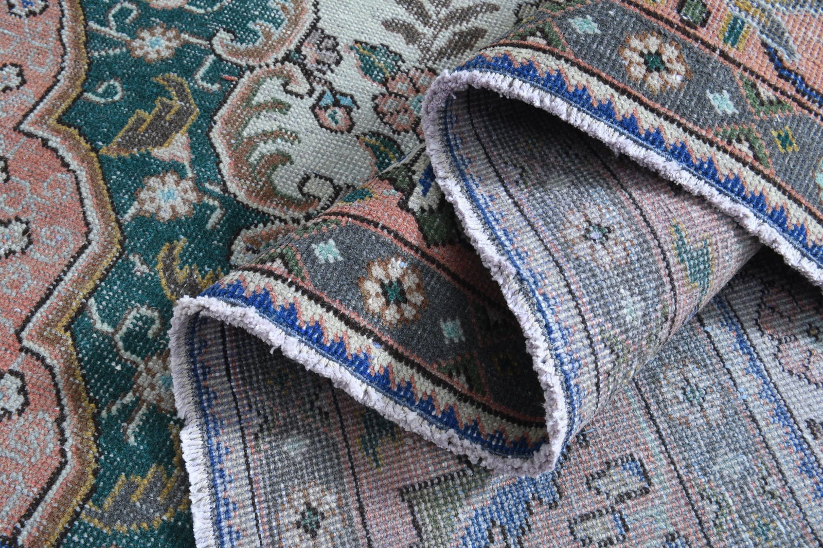 9'3x12'6 ft, PERSIAN DECOR, Vintage: Title: 9'3x12'6 ft, PERSIAN DECOR, Vintage Description: This Turkish one-of-a-kind Anatolian Vintage Rug is hand-knotted and handwoven by the most skilled artisans who use pure wool, in muted, natural