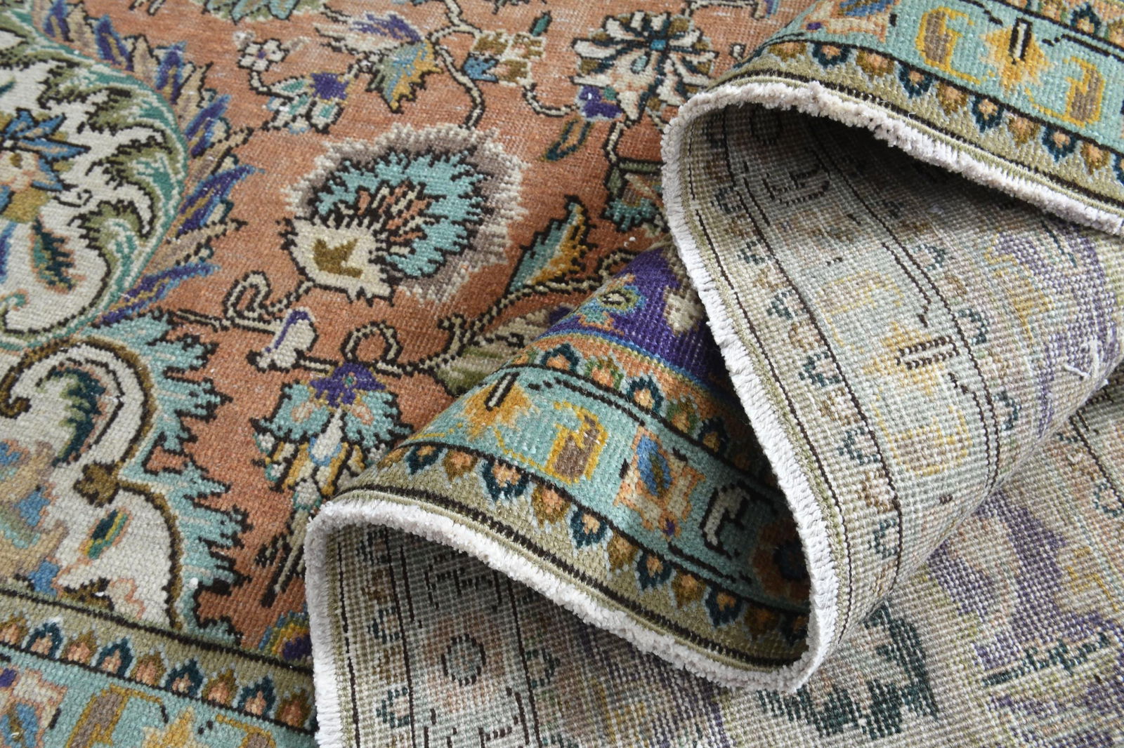 9'3x12'5 ft, PERSIAN DECOR RUG: Title: 9'3x12'5 ft, PERSIAN DECOR RUG Description: This Turkish one-of-a-kind Anatolian Vintage Rug is hand-knotted and handwoven by the most skilled artisans who use pure wool, in muted, natural tone