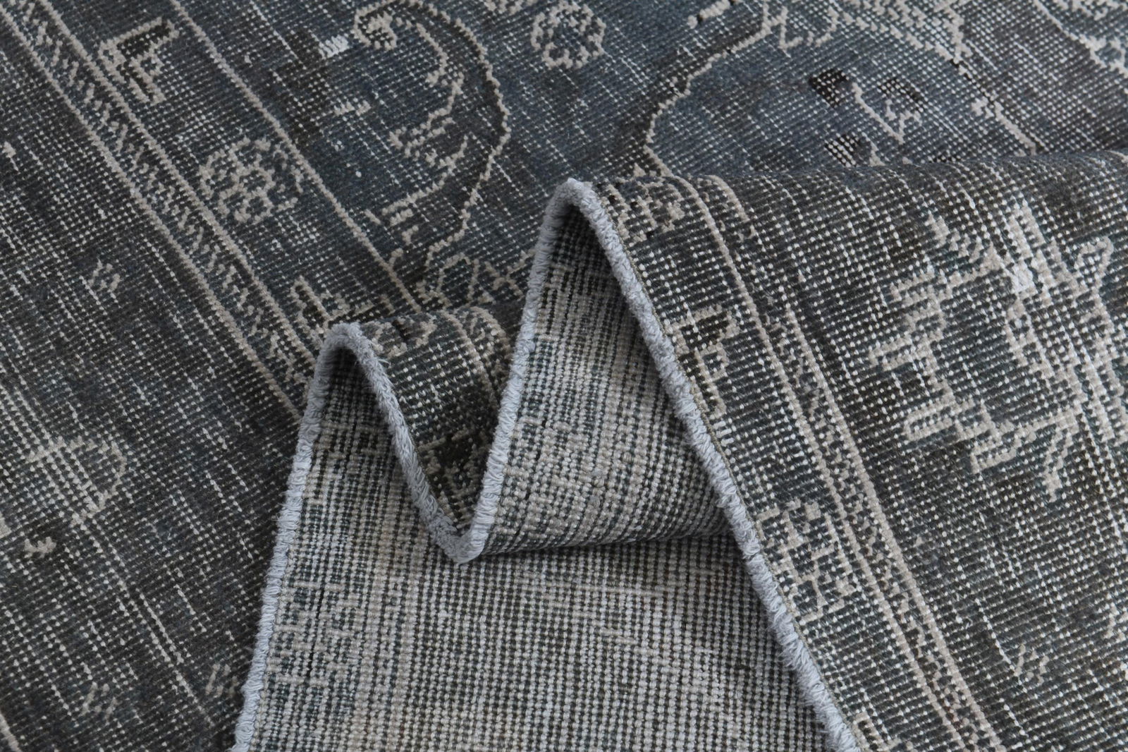 9'9x12'5 ft, SPECIAL PERSIAN RUG: Title: 9'9x12'5 ft, SPECIAL PERSIAN RUG Description: This Turkish one-of-a-kind Anatolian Vintage Rug is hand-knotted and handwoven by the most skilled artisans who use pure wool, in muted, natural to