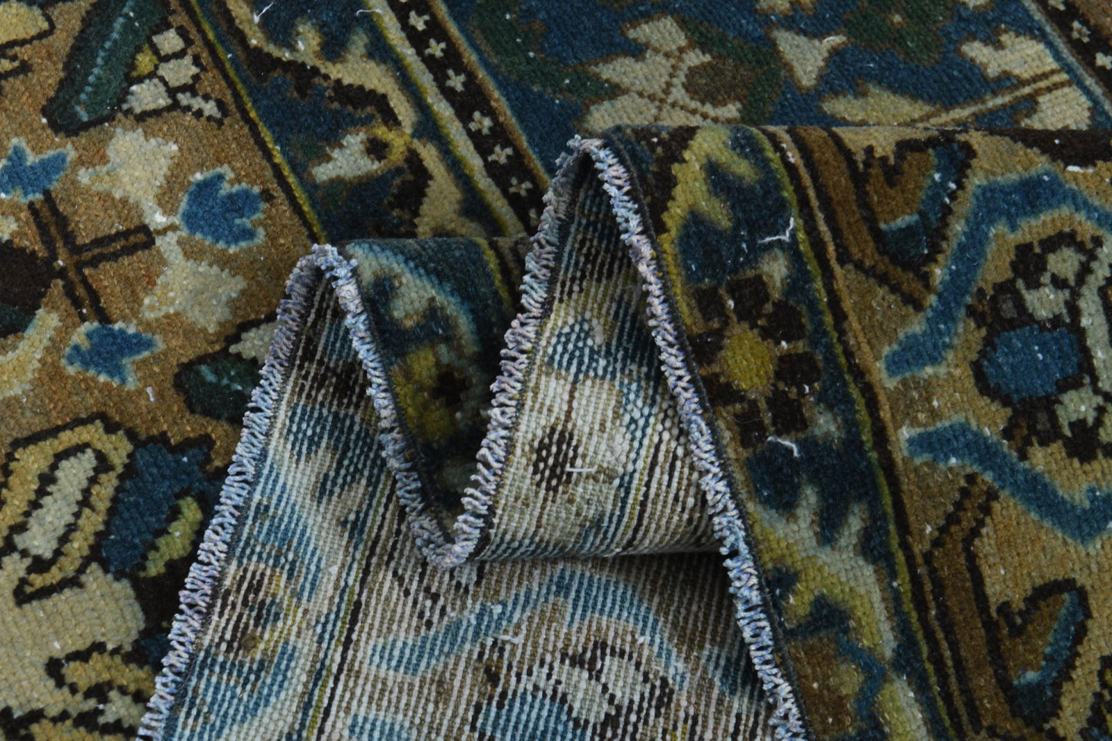 9'3x11'7 ft, SPECIAL VINTAGE RUG: Title: 9'3x11'7 ft, SPECIAL VINTAGE RUG Description: This Turkish one-of-a-kind Anatolian Vintage Rug is hand-knotted and handwoven by the most skilled artisans who use pure wool, in muted, natural to