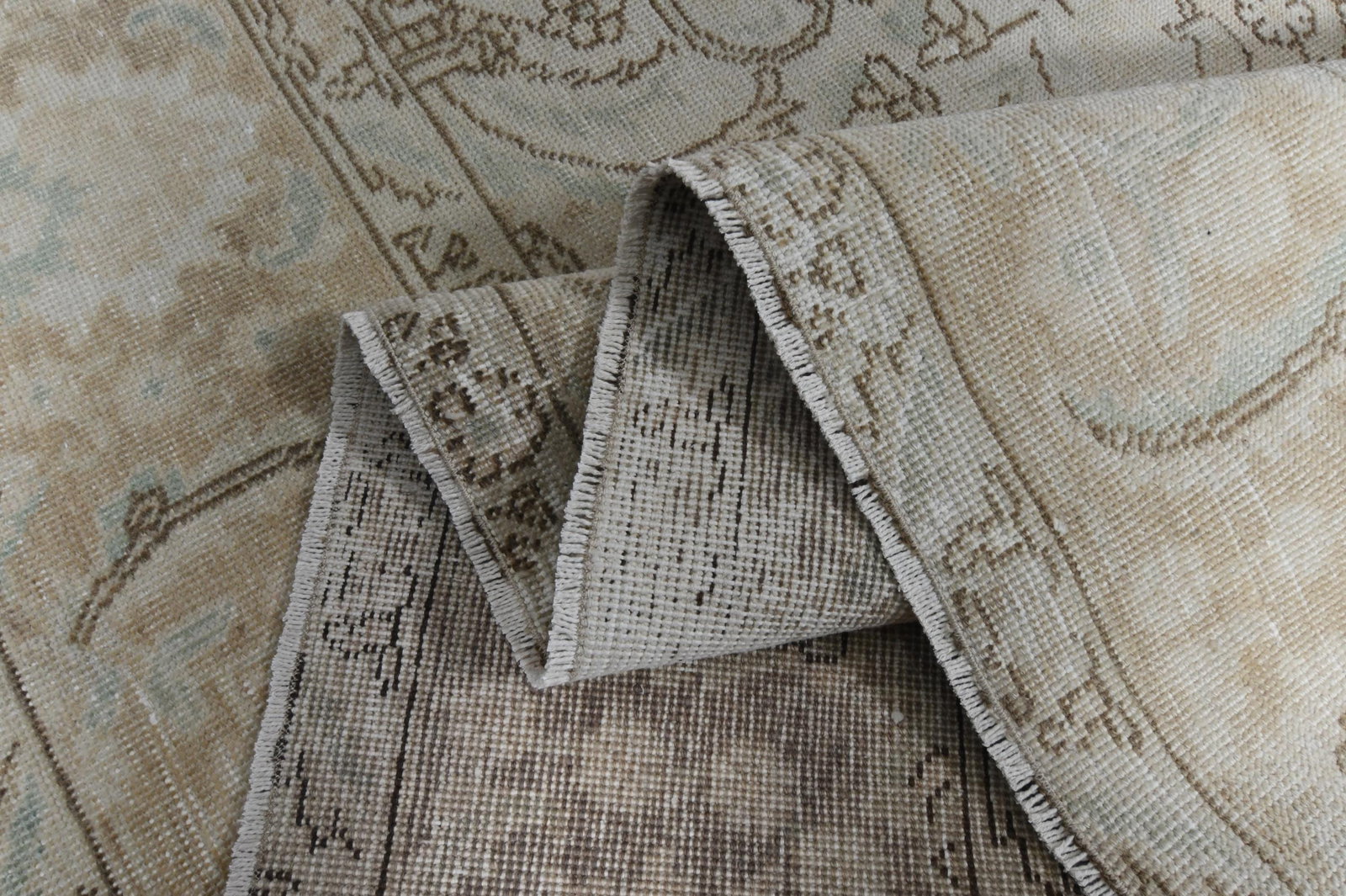 9'4x12'1 ft, VINTAGE PERSIAN RUG: Title: 9'4x12'1 ft, VINTAGE PERSIAN RUG Description: This Turkish one-of-a-kind Anatolian Vintage Rug is hand-knotted and handwoven by the most skilled artisans who use pure wool, in muted, natural to