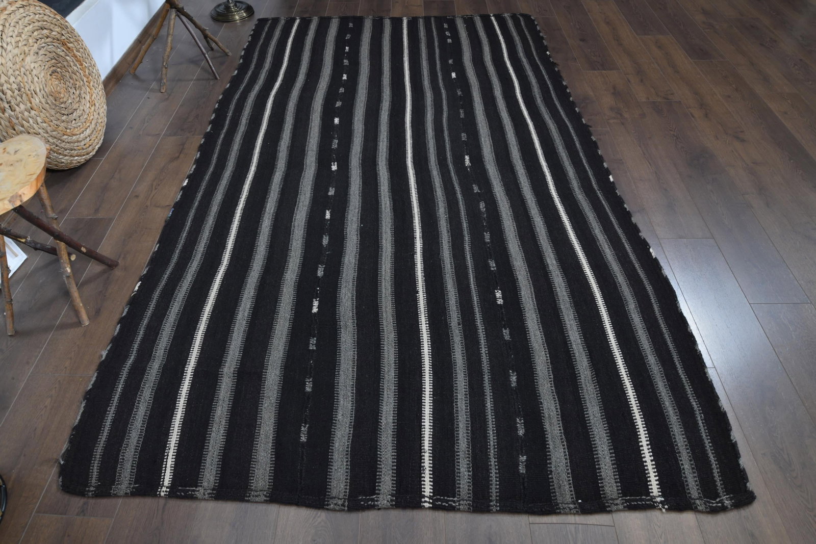 5'2x9'1 ft, GRAY BLACK KILIM: Title: 5'2x9'1 ft, GRAY BLACK KILIM Origin: Turkey Date/Period: 1960 - 1970 Materials: Wool and Cotton Size: Width: 5.2 feet Length: 9.1 feet Description: This Turkish one-of-a-kind Vintage Flatweave