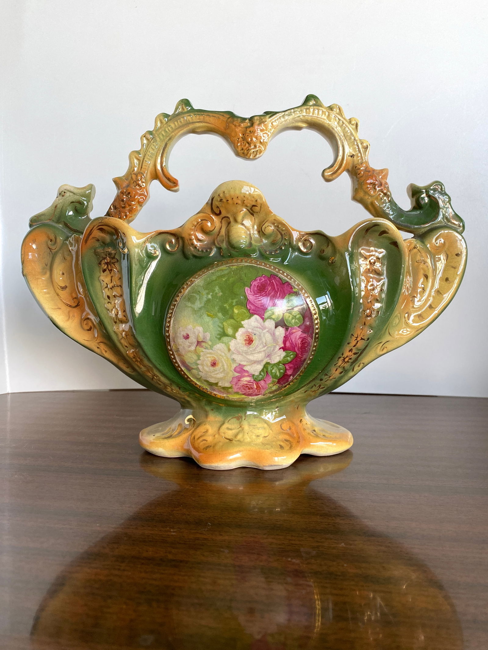 vintage Faience fruits vase, England 29x12x23 1.23kg: Title: vintage Faience fruits vase, England 29x12x23 1.23kg Maker:Unknown Origin: England Date/Period:middle of the XX c. Materials:Faience Size:29x12x23 cm Description:1.23 kg Reserve: $170.00 Shipp