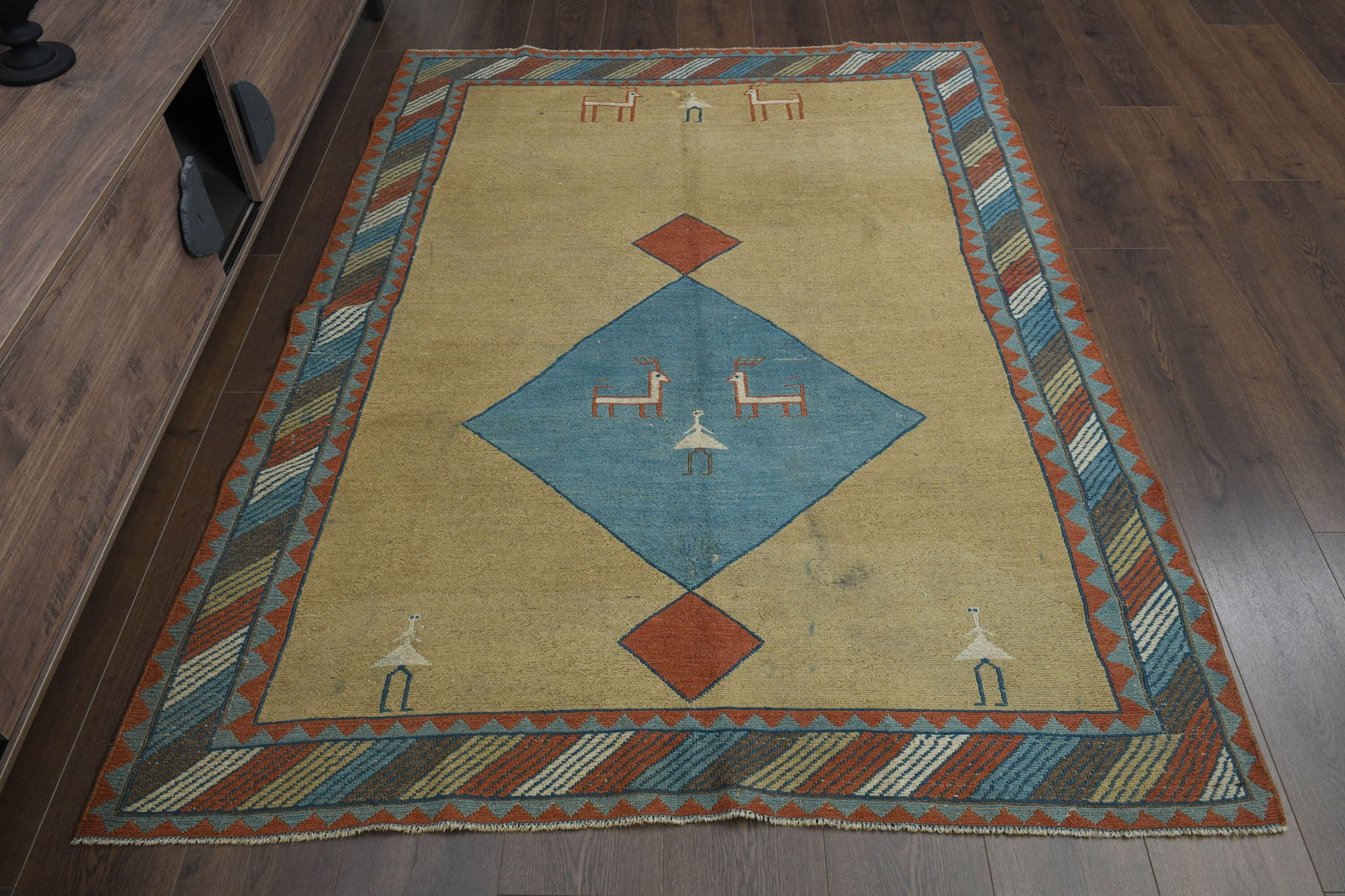 4'7x6'3, YELLOW BLUE OUSHAK: Title: 4'7x6'3, YELLOW BLUE OUSHAK Origin: Turkey Date/Period: 1960 - 1970 Materials: Wool And Cotton Size: Width: 4.7 feet Length: 6.3 feet Description: This Turkish one-of-a-kind Vintage Turkish Rug