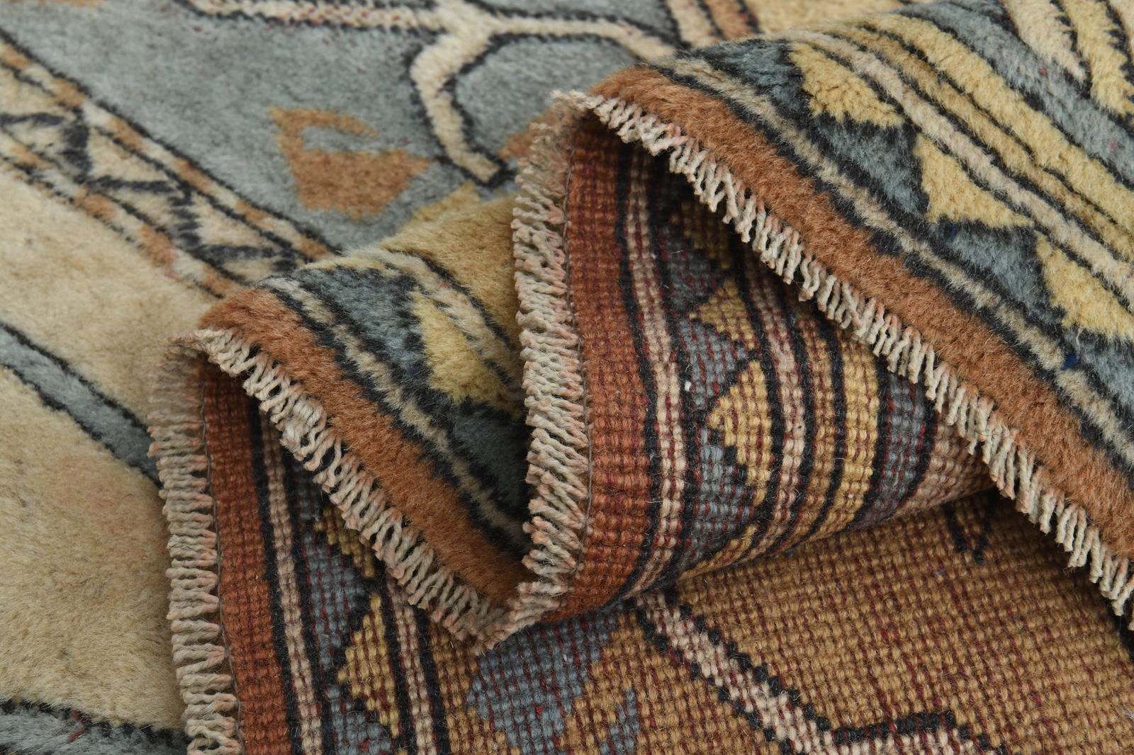 6'6x9'9 ft, VINTAGE OUSHAK RUG: Title: 6'6x9'9 ft, VINTAGE OUSHAK RUG Origin: Turkey Date/Period: 1960 - 1970 Materials: Wool And Cotton Size: Width: 6.6 feet Length: 9.9 feet Description: This Turkish one-of-a-kind Vintage Turkish