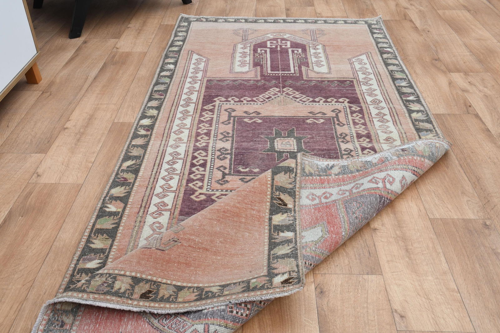 3'5x7'9 ft, PURPLE TURKISH RUG: Title: 3'5x7'9 ft, PURPLE TURKISH RUG Origin: Turkey Date/Period: 1960 - 1970 Materials: Wool And Cotton Size: Width: 3.5 feet Length: 7.9 feet Description: This Turkish one-of-a-kind Vintage Turkish