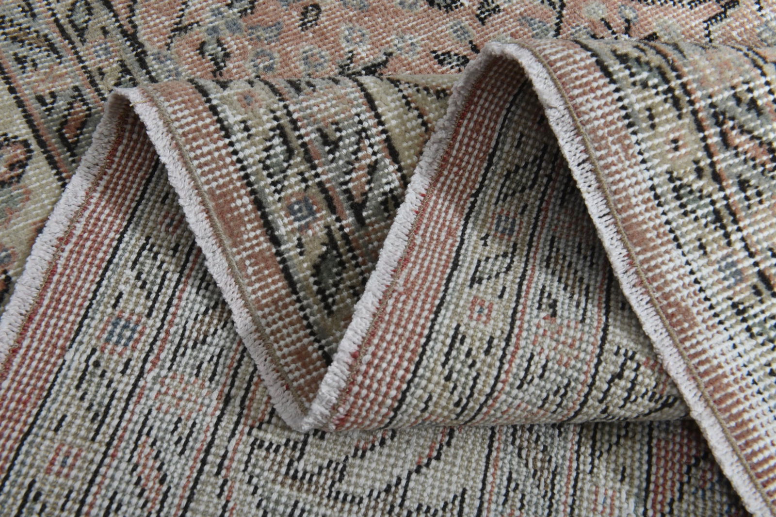 8'7x12'5 ft, VINTAGE TURKISH RUG: Title: 8'7x12'5 ft, VINTAGE TURKISH RUG Origin: Turkey Date/Period: 1960 - 1970 Materials: Wool And Cotton Size: Width: 8.7 feet Length: 12.5 feet Description: This Turkish one-of-a-kind Vintage Turki