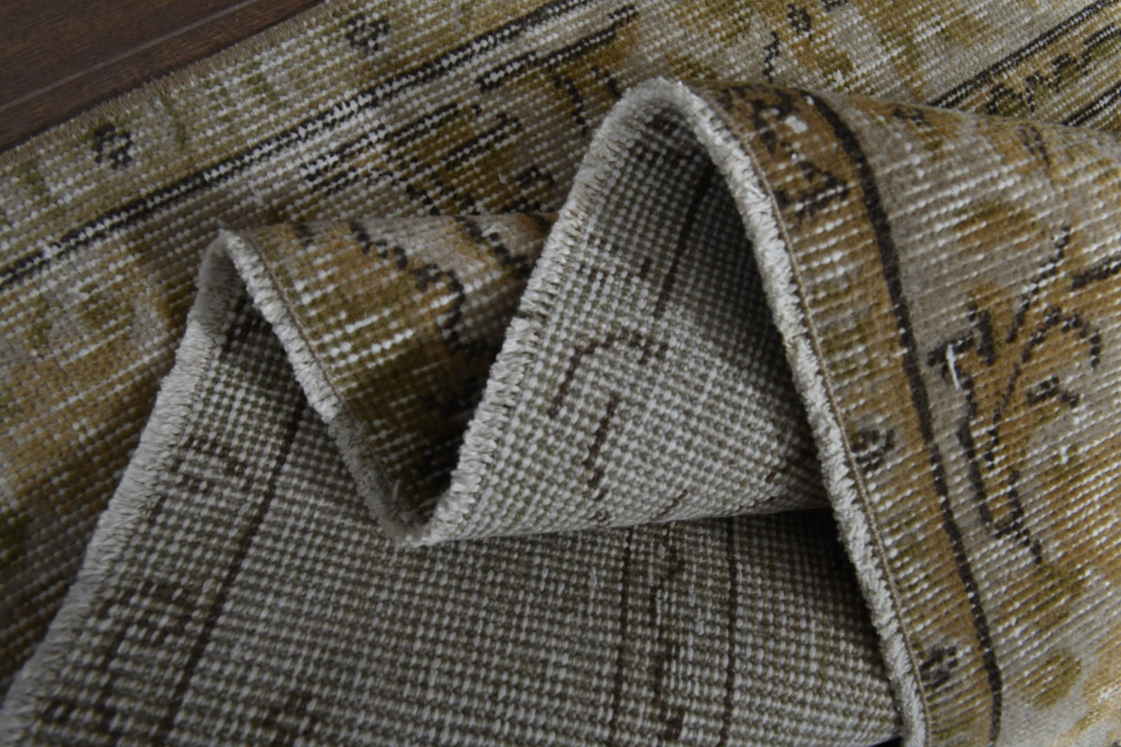 3'7x6'6 ft, ORANGE BEIGE RUG: Title: 3'7x6'6 ft, ORANGE BEIGE RUG Origin: Turkey Date/Period: 1960 - 1970 Materials: Wool And Cotton Size: Width: 3.7 feet Length: 6.6 feet Description: This Turkish one-of-a-kind Vintage Turkish Ru