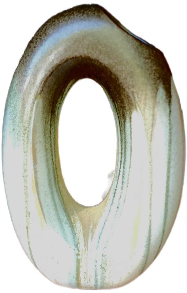 Vintage abstract sculptural authentic Chinese ceramic flower vase: Vintage abstract sculptural authentic Chinese ceramic flower vase Reserve: $100.00 Shipping: Domestic: Shipping rates are determined by destination International: Foreign shipping rates are&