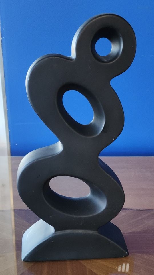 Postmodern abstract expressionist ceramic sculpture of standing female figure: Postmodern abstract expressionist ceramic sculpture of standing female figure Reserve: $150.00 Shipping: Domestic: Shipping rates are determined by destination International: Foreign shippin