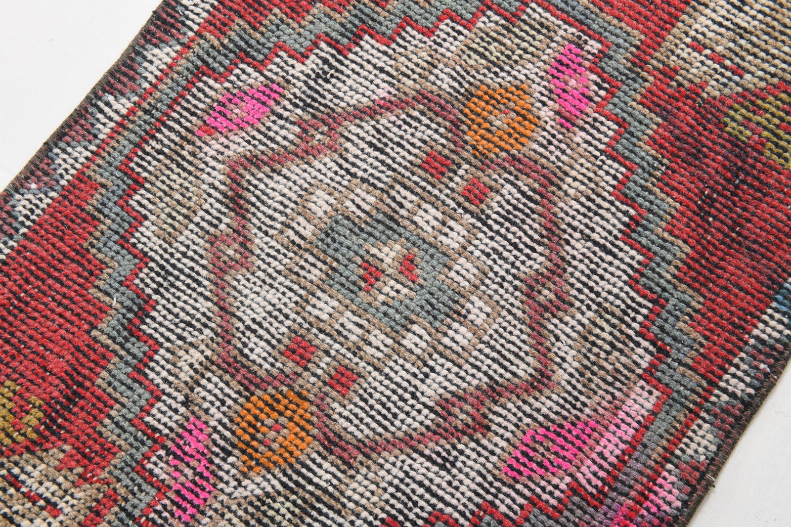 1'6'' x 2'11'' Decorative Vintage Rug - 19731 - 9