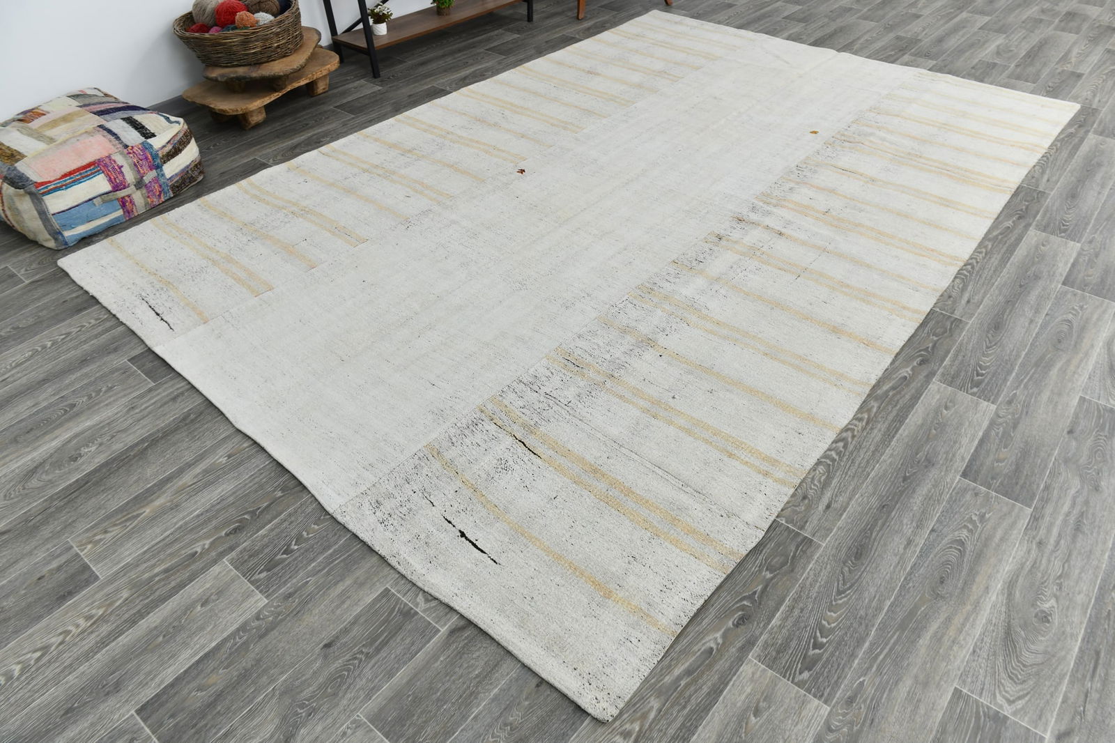 7'10'' x 11'8'' VINTAGE FLOOR CUSHION - 2238 - 4