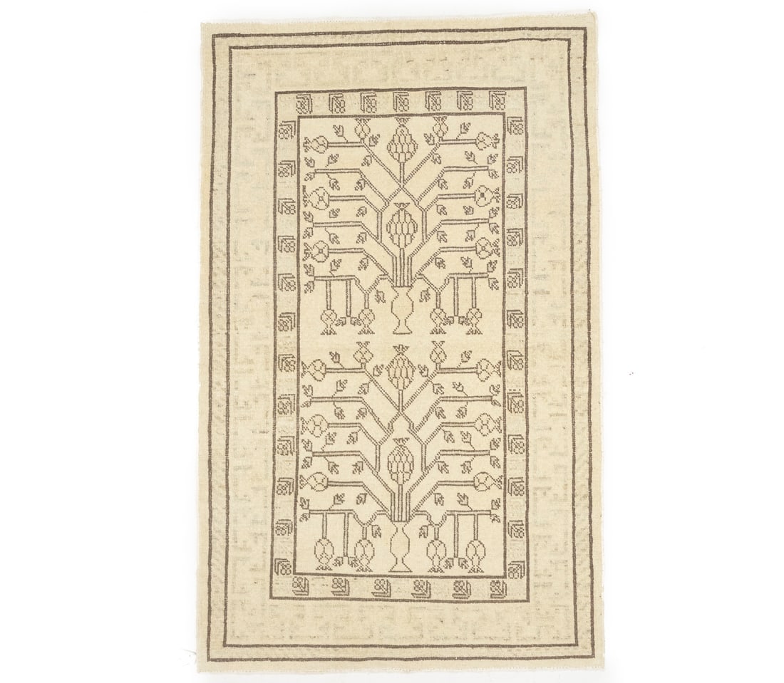 Vintage Beige Classic 3X5 Tabriz Persian Rug: Title: Vintage Beige Classic 3X5 Tabriz Persian Rug Description:Handmade vintage 3X5 beige rug made with natural dyes (fine wool pile and cotton foundation), superior knot count, and appealing ancient