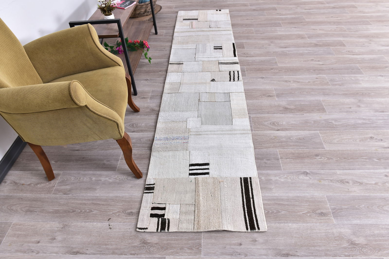 2'1'' x 9'10'' Decorative Vintage Rug - 241079 - 3