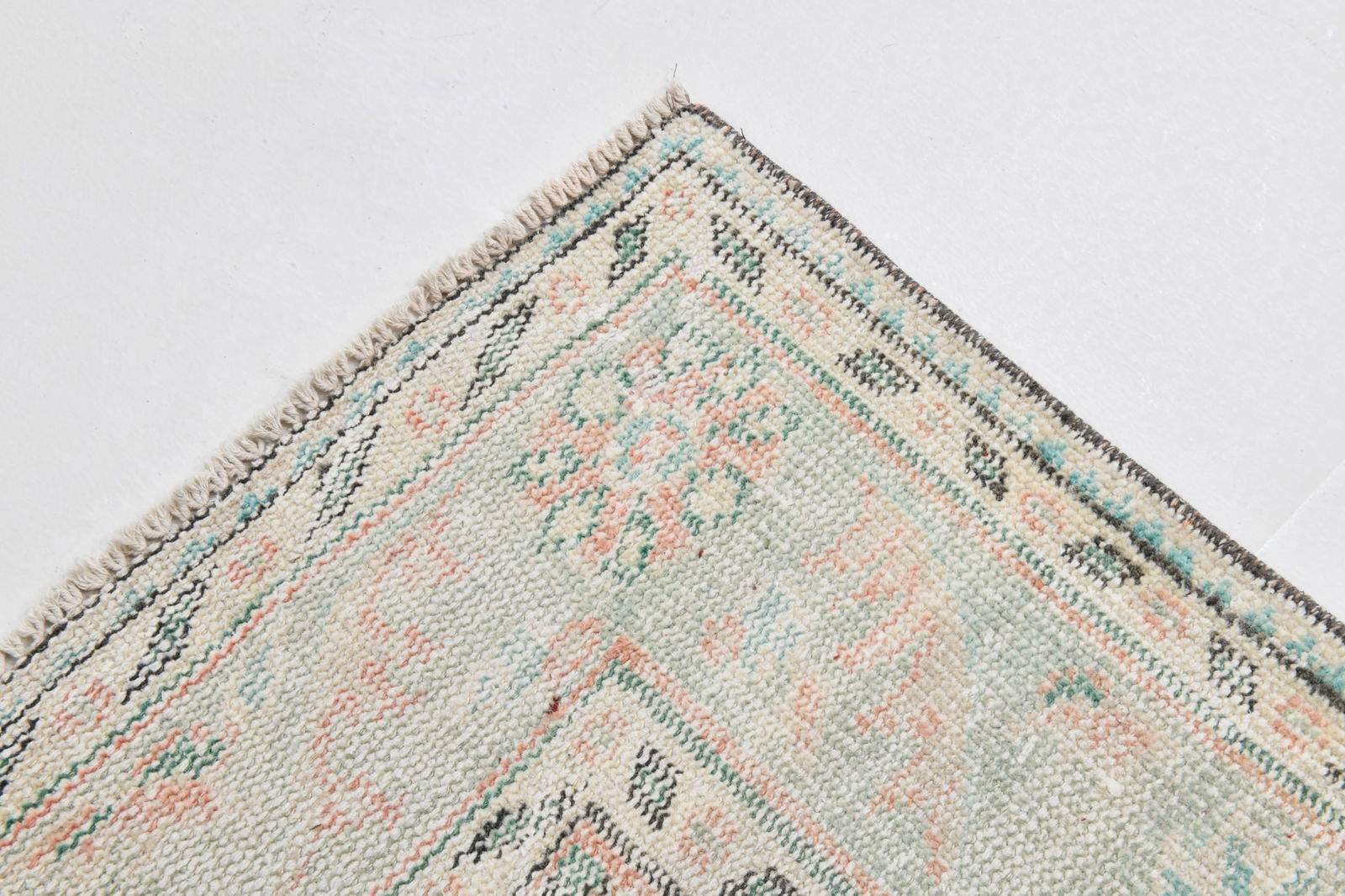 5'8'' x 9'3'' Handmade Vintage Wool Rug - 20715 - 13