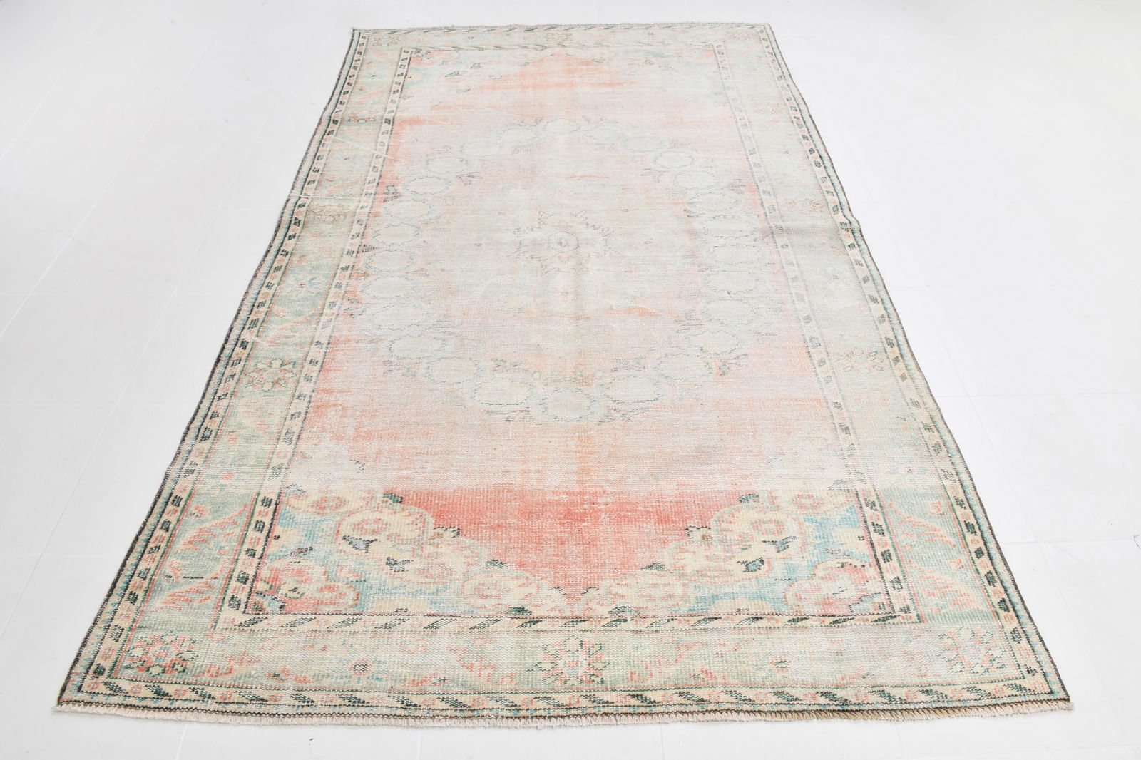 5'8'' x 9'3'' Handmade Vintage Wool Rug - 20715 - 2