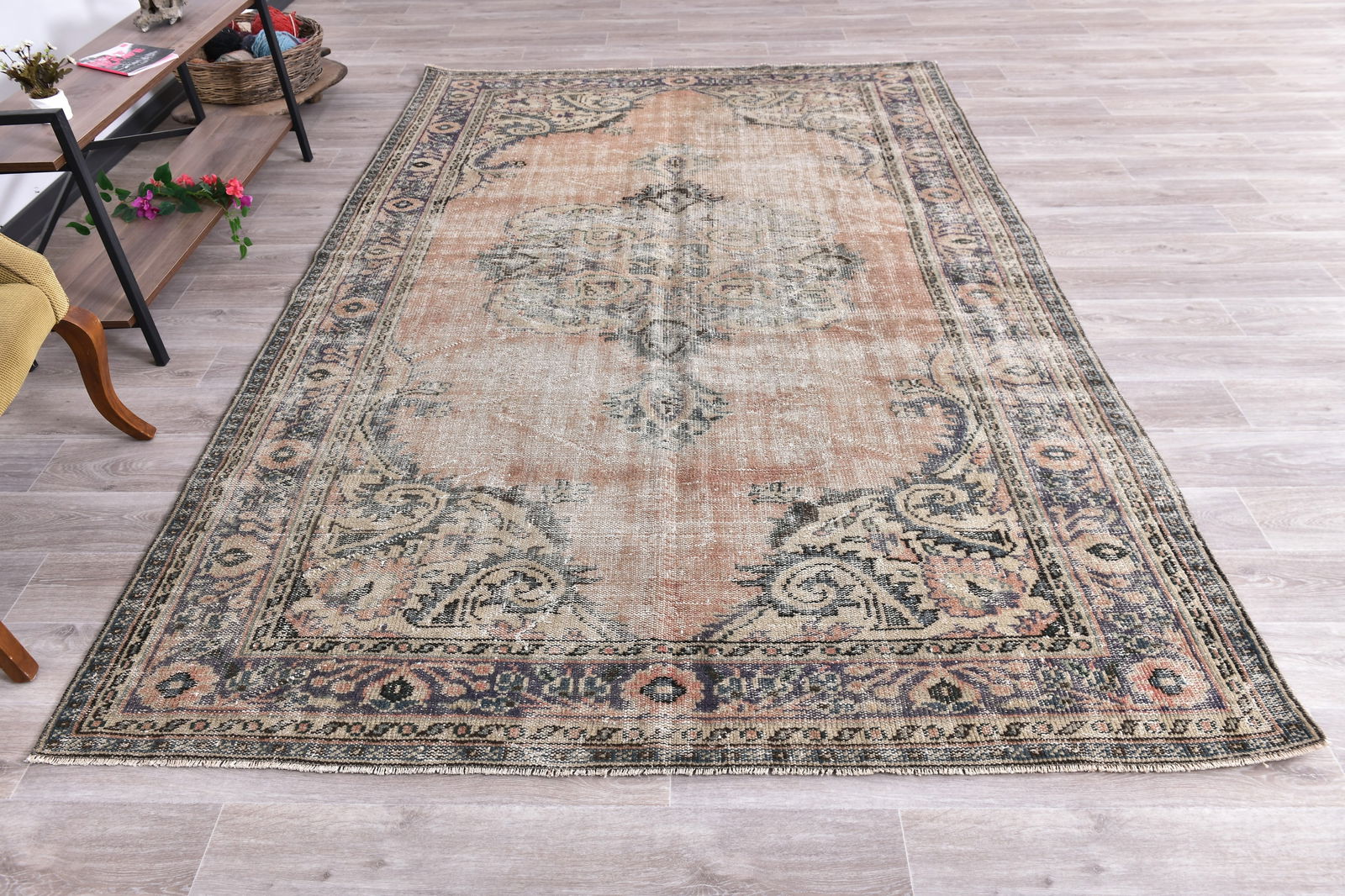 6'5'' x 9'8'' Handmade Vintage Wool Rug - 240862 - 3