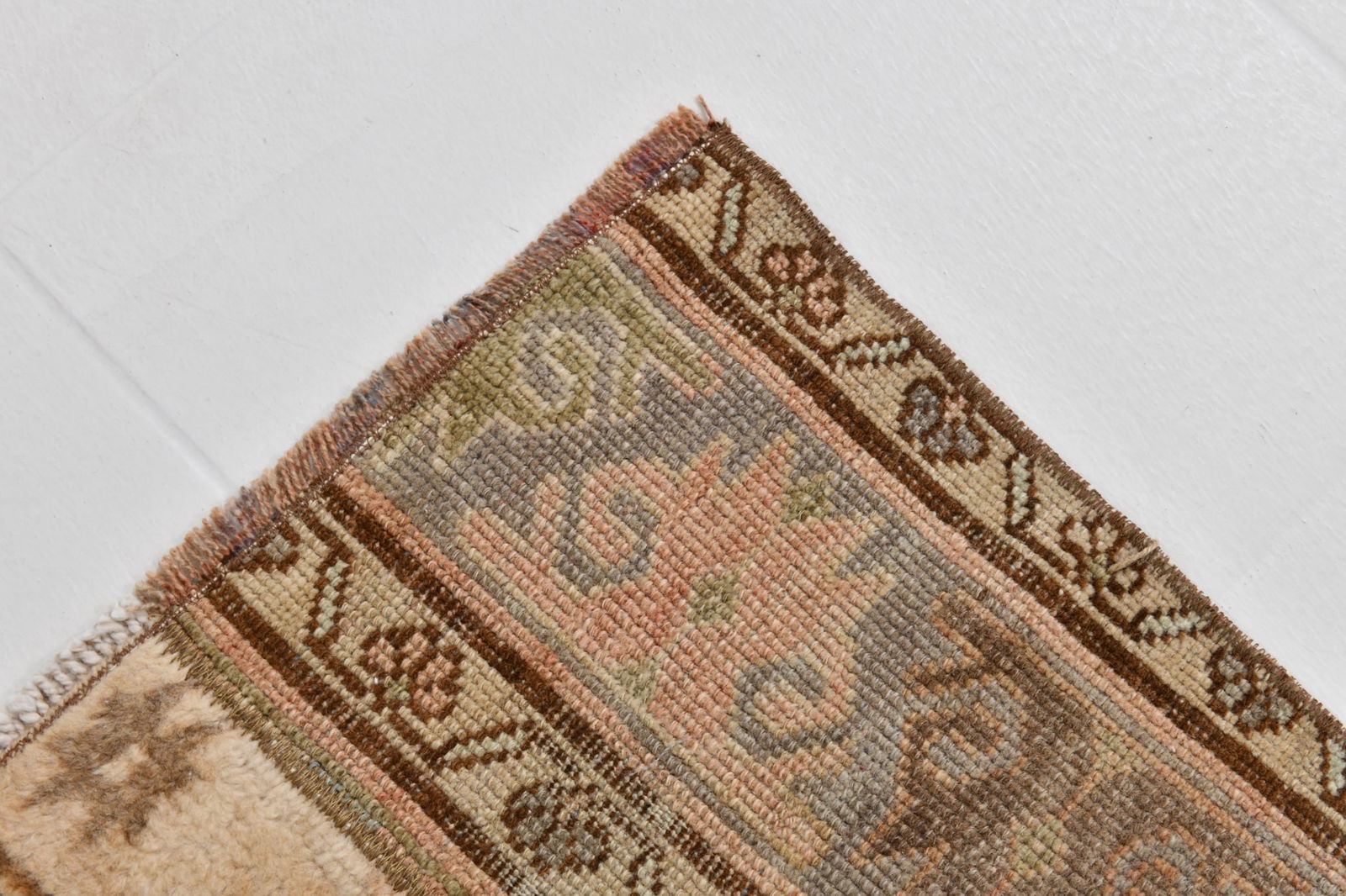 2'1'' x 6'8'' Turkish Vintage Runner Rug - 21593 - 12