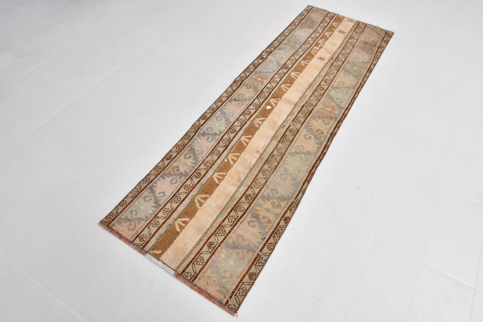 2'1'' x 6'8'' Turkish Vintage Runner Rug - 21593 - 3