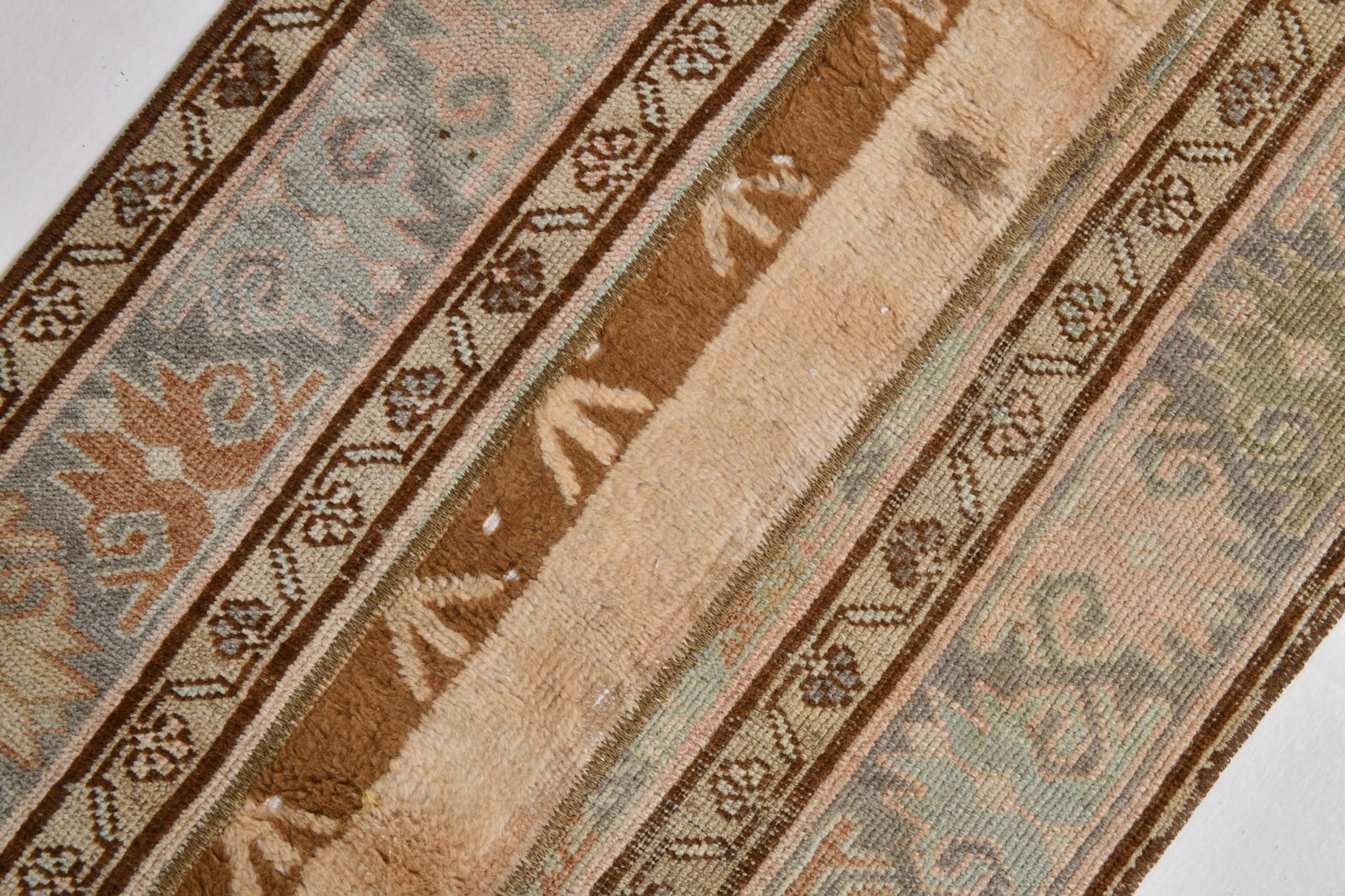 2'1'' x 6'8'' Turkish Vintage Runner Rug - 21593 - 8