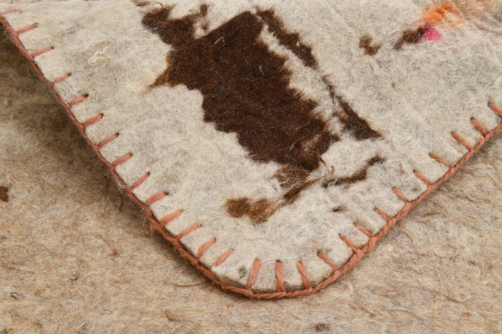 2'7'' x 9'6'' Vintage Felt Rug in Wool - 19988 - 19