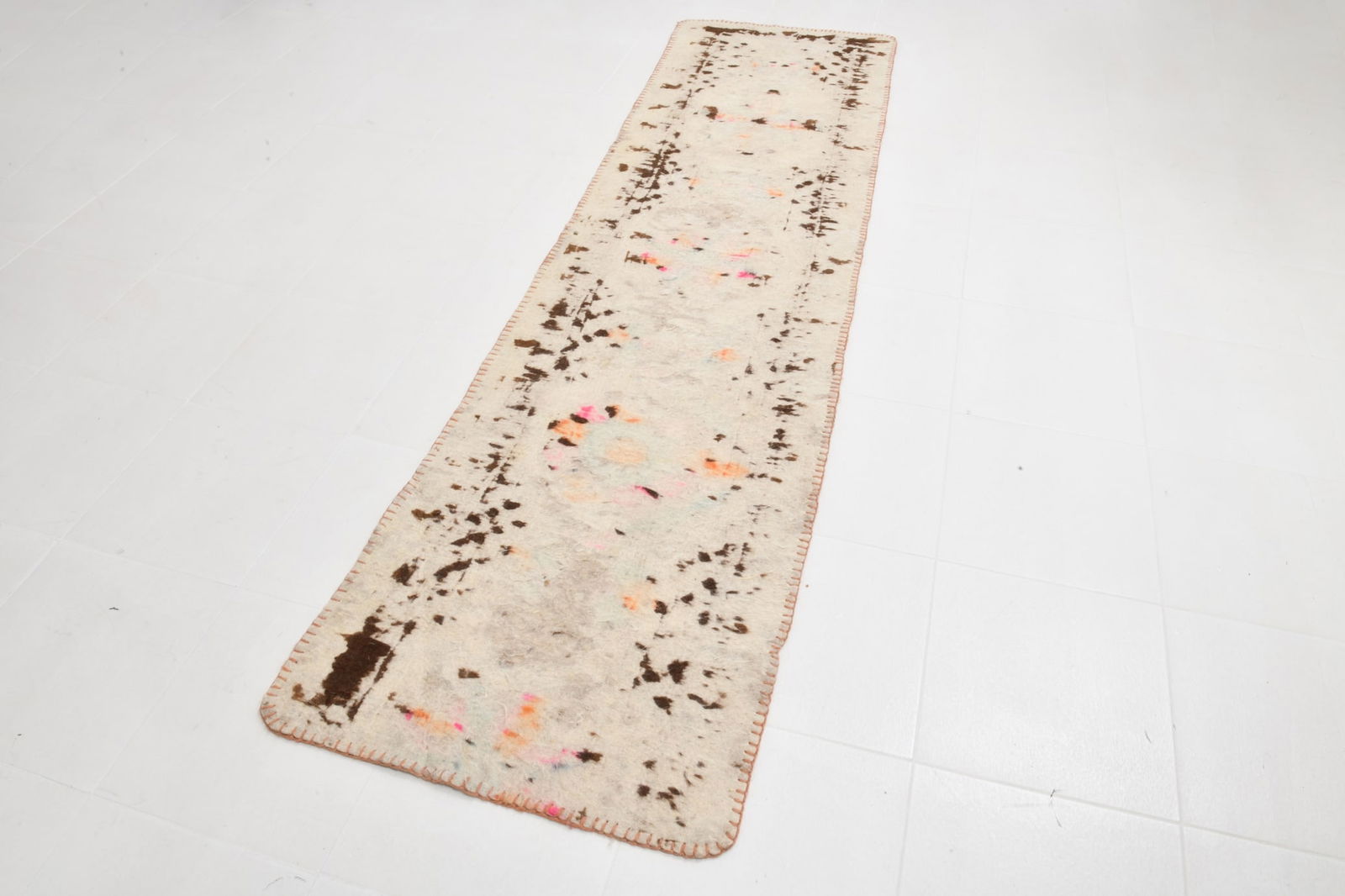 2'7'' x 9'6'' Vintage Felt Rug in Wool - 19988 - 3