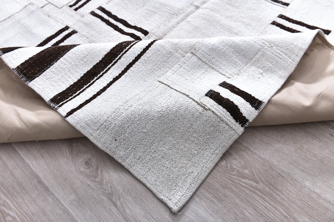 4'11'' x 6'4'' Turkish Vintage Hemp Rug - 241525 - 11