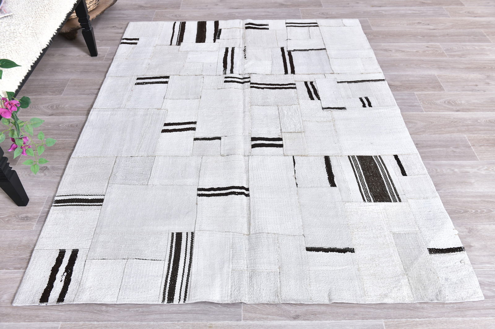 4'11'' x 6'4'' Turkish Vintage Hemp Rug - 241525 - 3