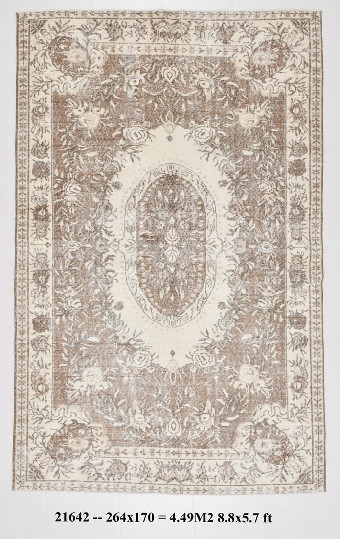 5'6'' x 8'7'' Turkish Vintage Runner Rug - 21642: Title: 5'6'' x 8'7'' Turkish Vintage Runner Rug - 21642 Description:5'6'' x 8'7'' Turkish Vintage Runner Rug - 21642 Origin:Turkiye Date/Period:1960-90 Materials:Wool,Cotton Dimension:5'6''x8'7'' ft,