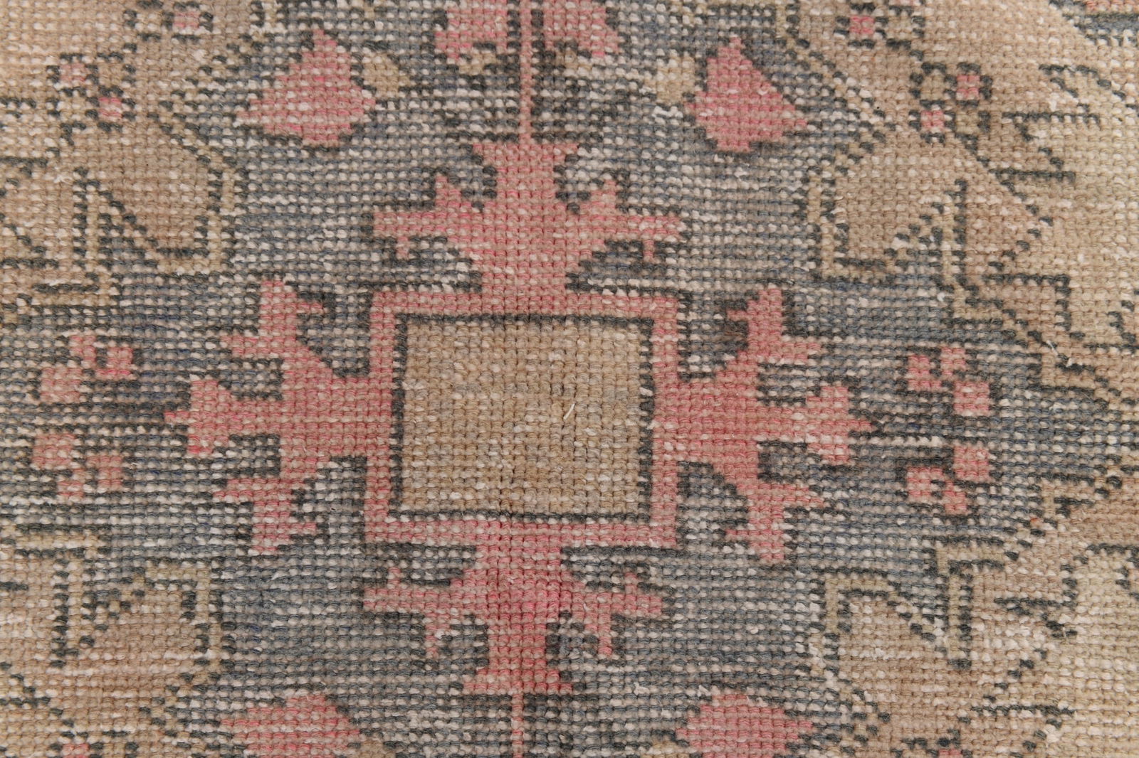 4'4'' x 7'4'' Turkish Vintage Rug - 24013 - 11