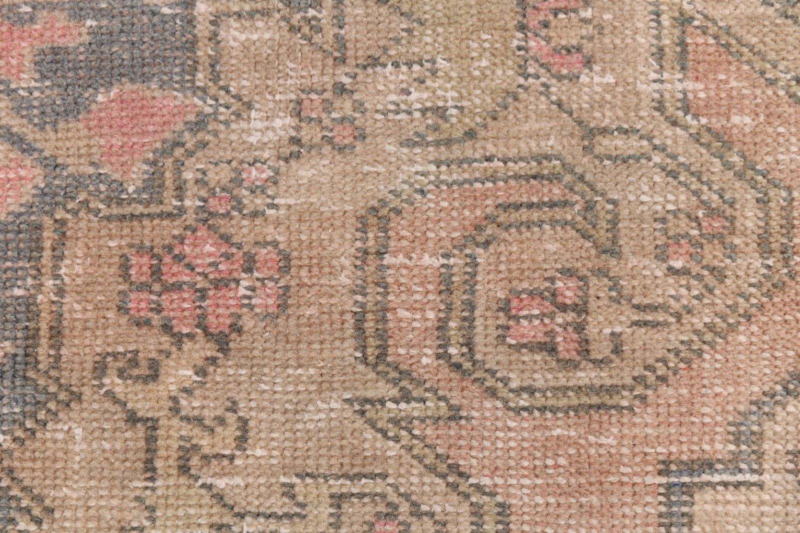 4'4'' x 7'4'' Turkish Vintage Rug - 24013 - 13