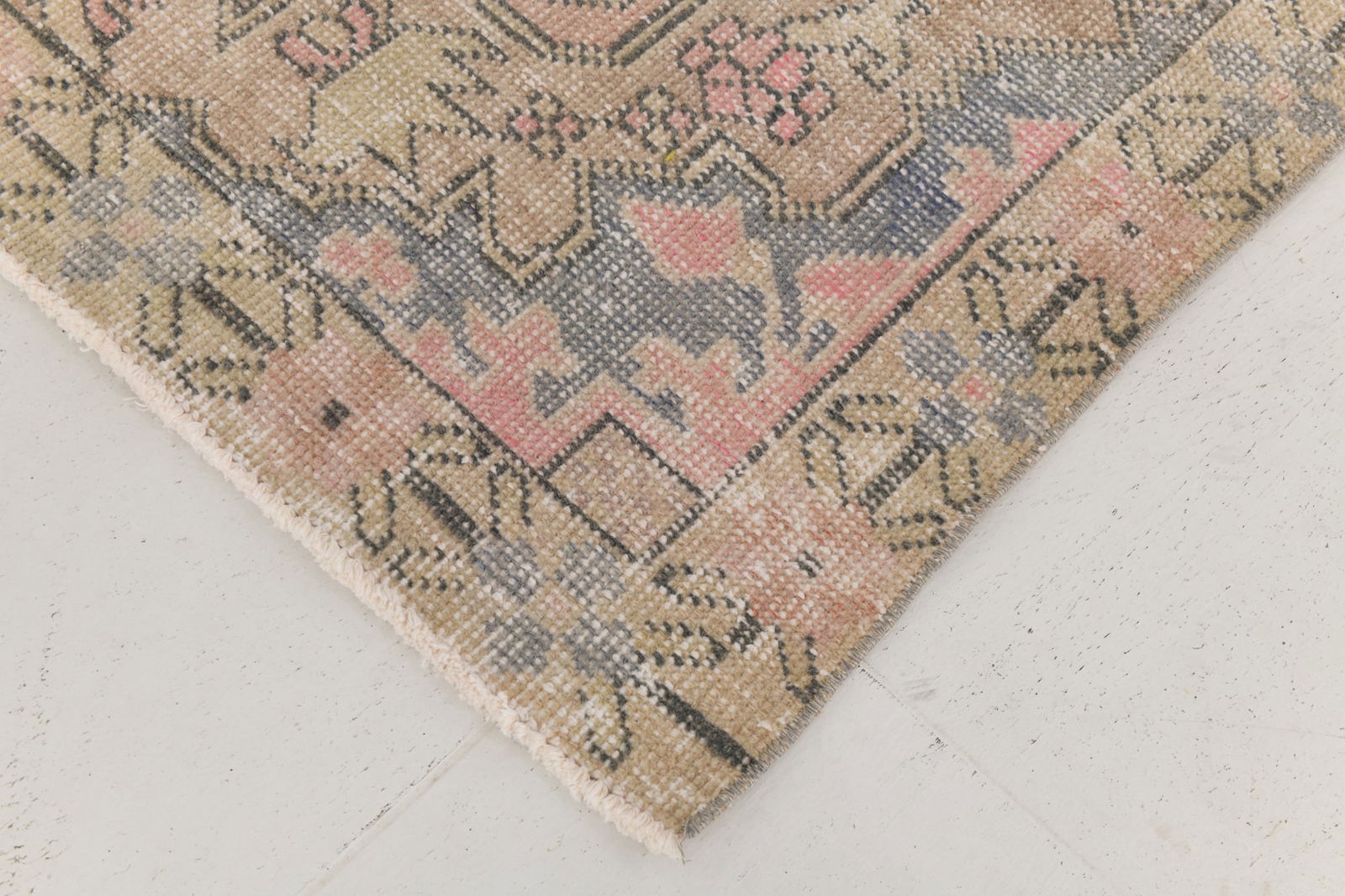 4'4'' x 7'4'' Turkish Vintage Rug - 24013 - 15