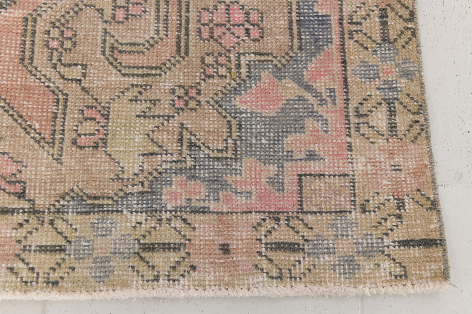 4'4'' x 7'4'' Turkish Vintage Rug - 24013 - 18