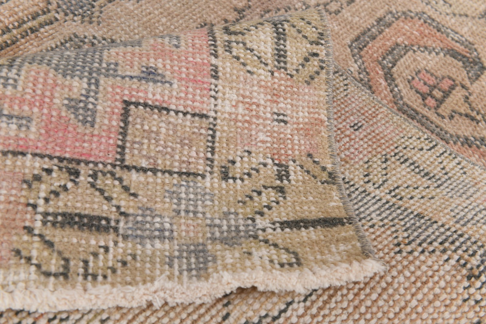 4'4'' x 7'4'' Turkish Vintage Rug - 24013 - 20